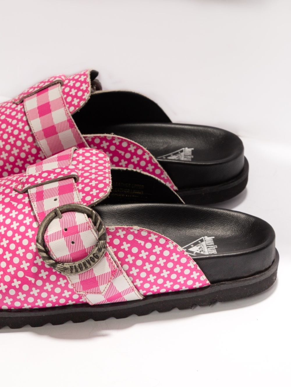 John Fluevog Chillville Bean Bag pink XO buckle clog pink & white pattern 10 - Picture 6 of 12